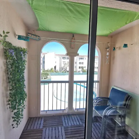 Etoile D'azur T2, Dans Une Avec Piscine. * Frejus