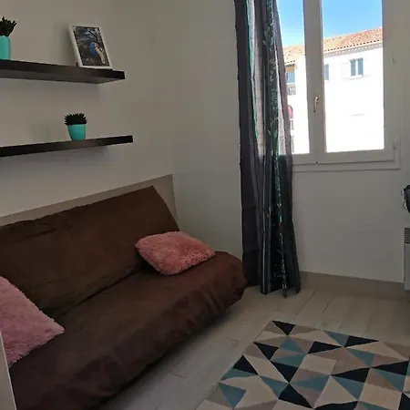 Etoile D'azur T2, Dans Une Avec Piscine. * Frejus